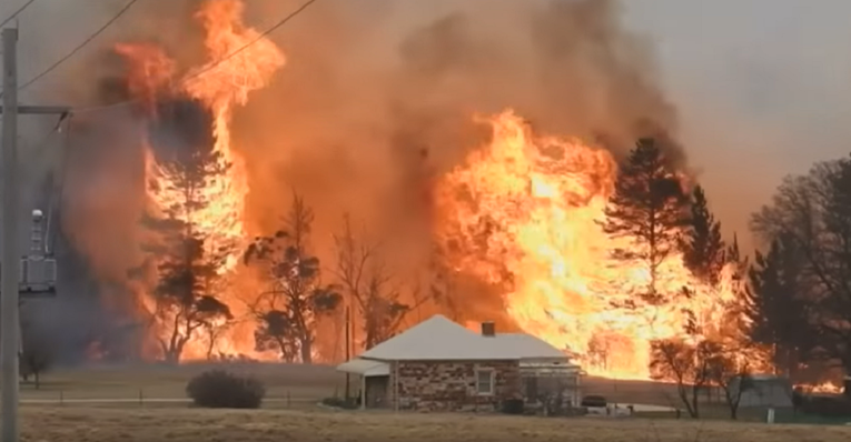 Čak 110 požara bukti u Australiji, gasi ih 630 vatrogasaca